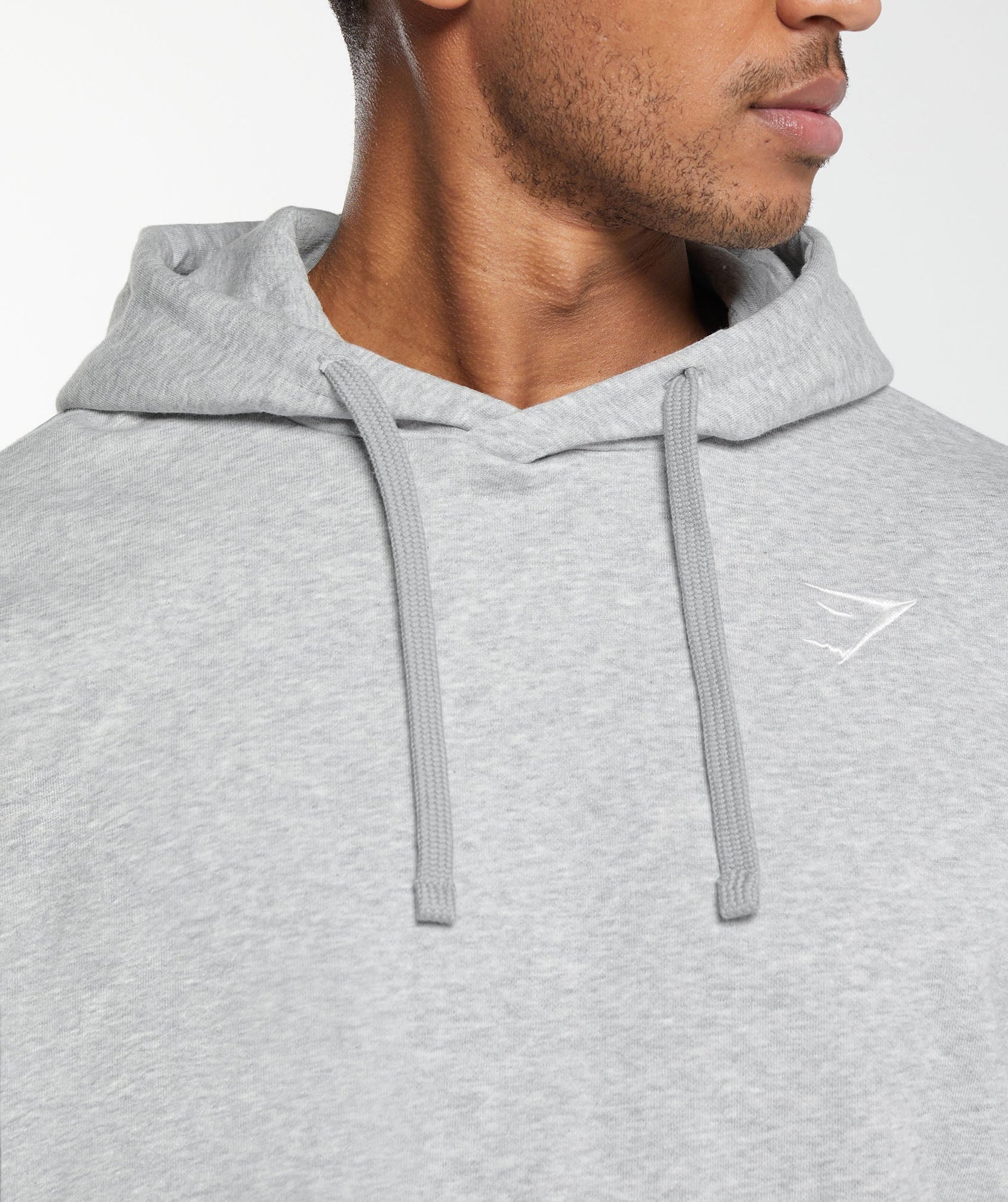 Sudadera con capucha extragrande con escudo