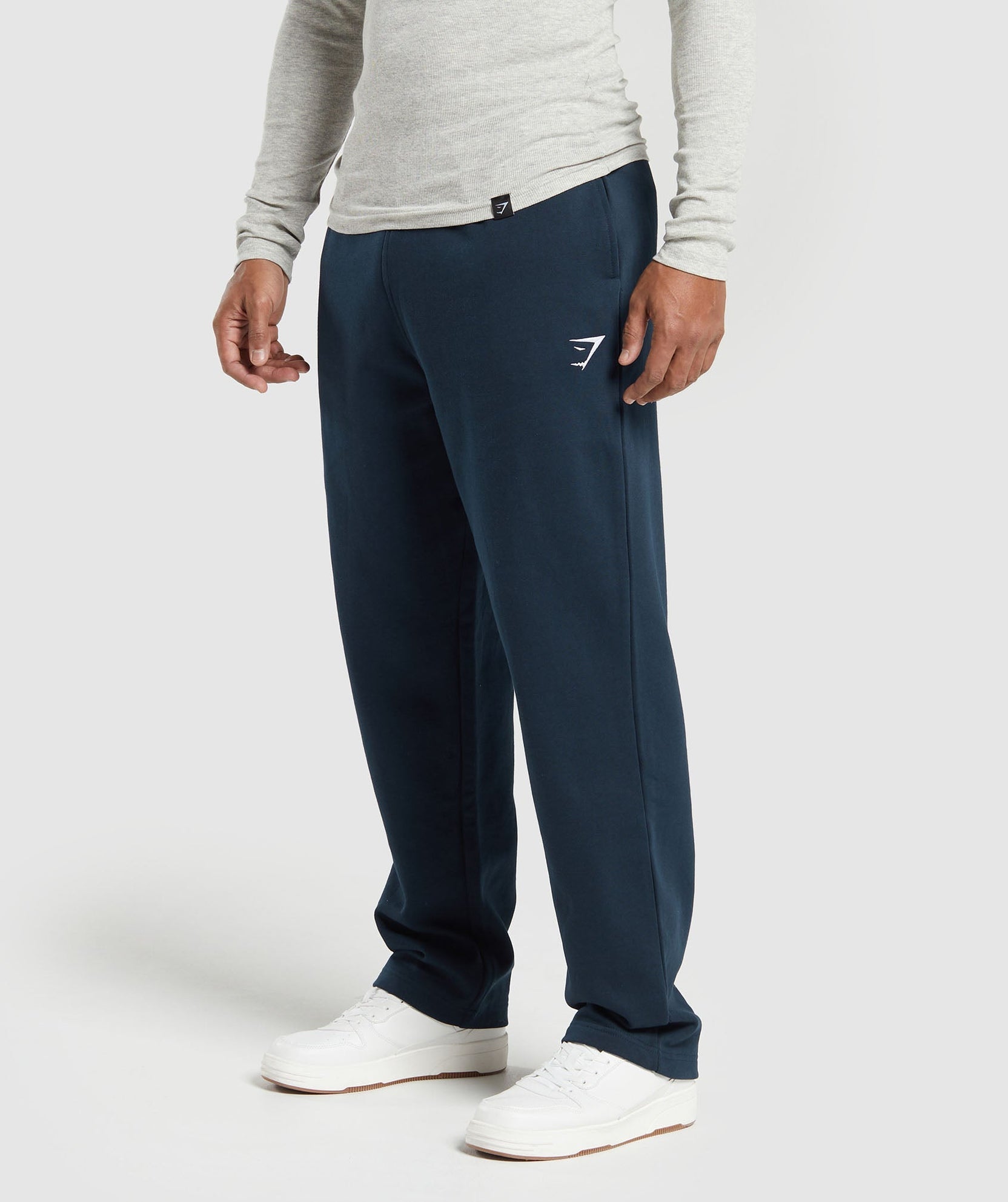 Pantalones deportivos de pierna recta