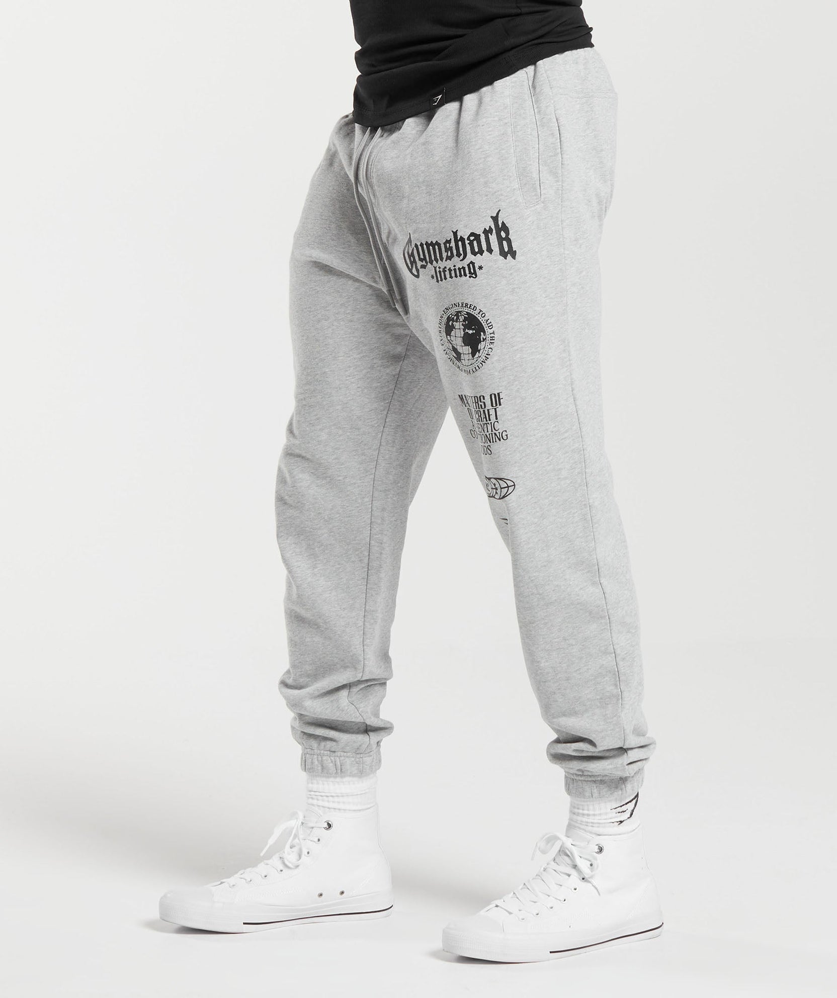 Pantalones deportivos básicos