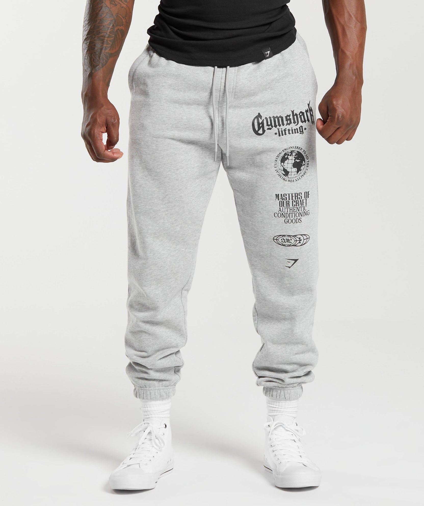 Pantalones deportivos básicos