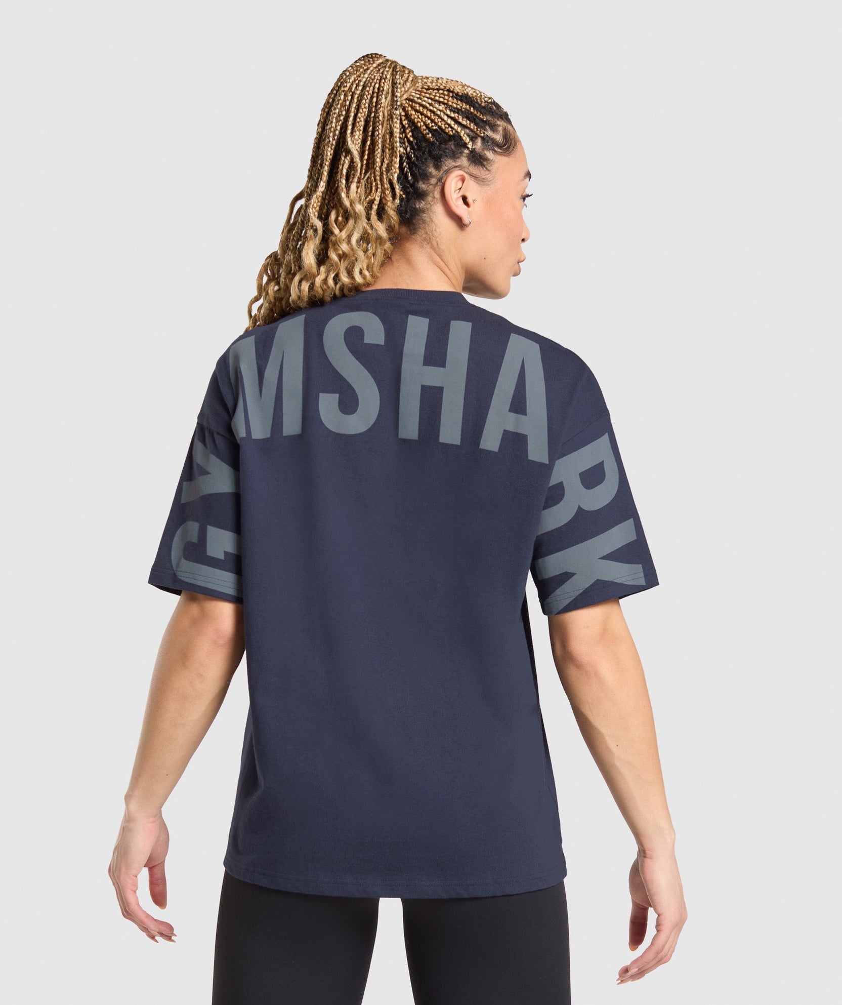 Camiseta gráfica con marca denominativa