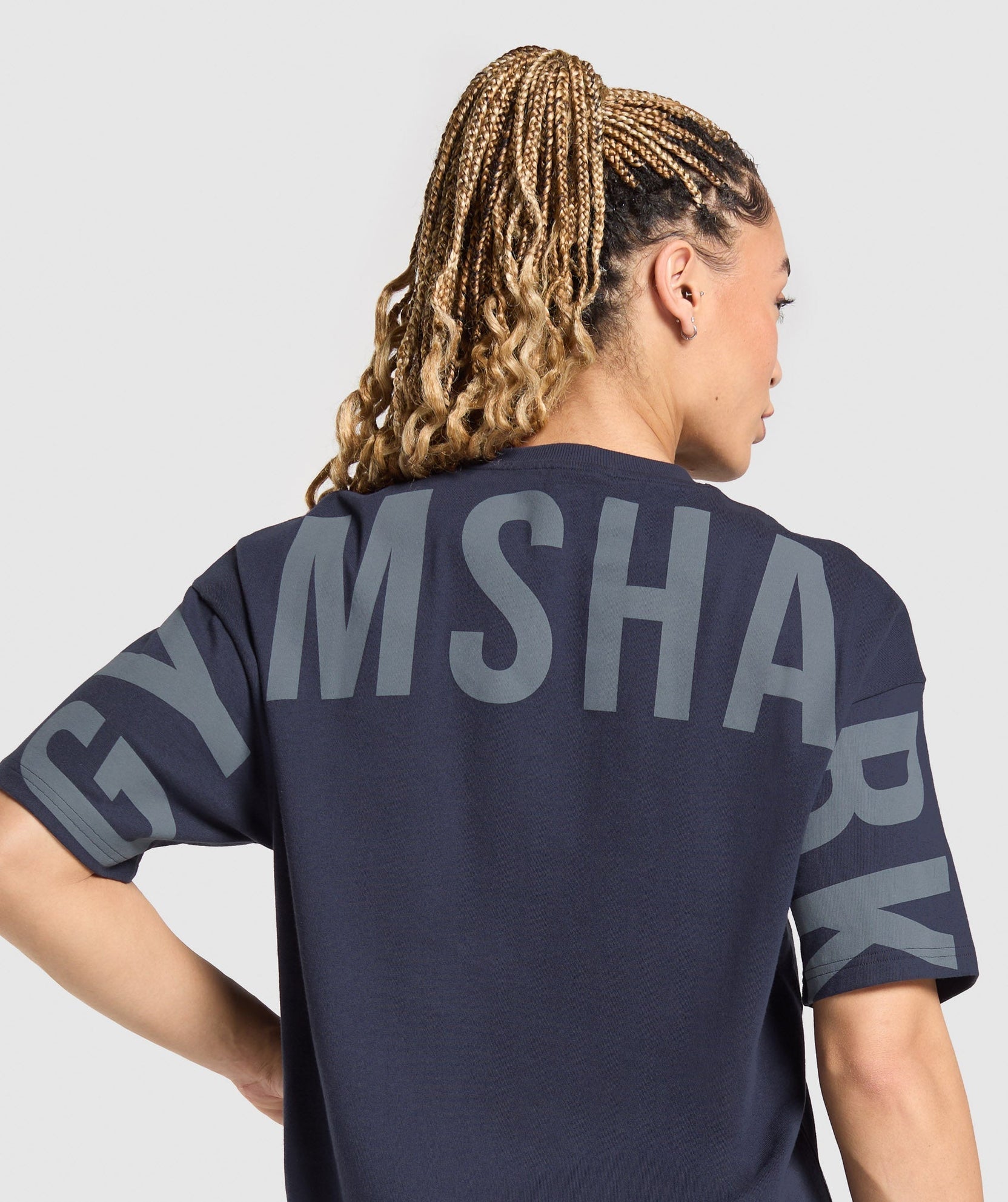 Camiseta gráfica con marca denominativa
