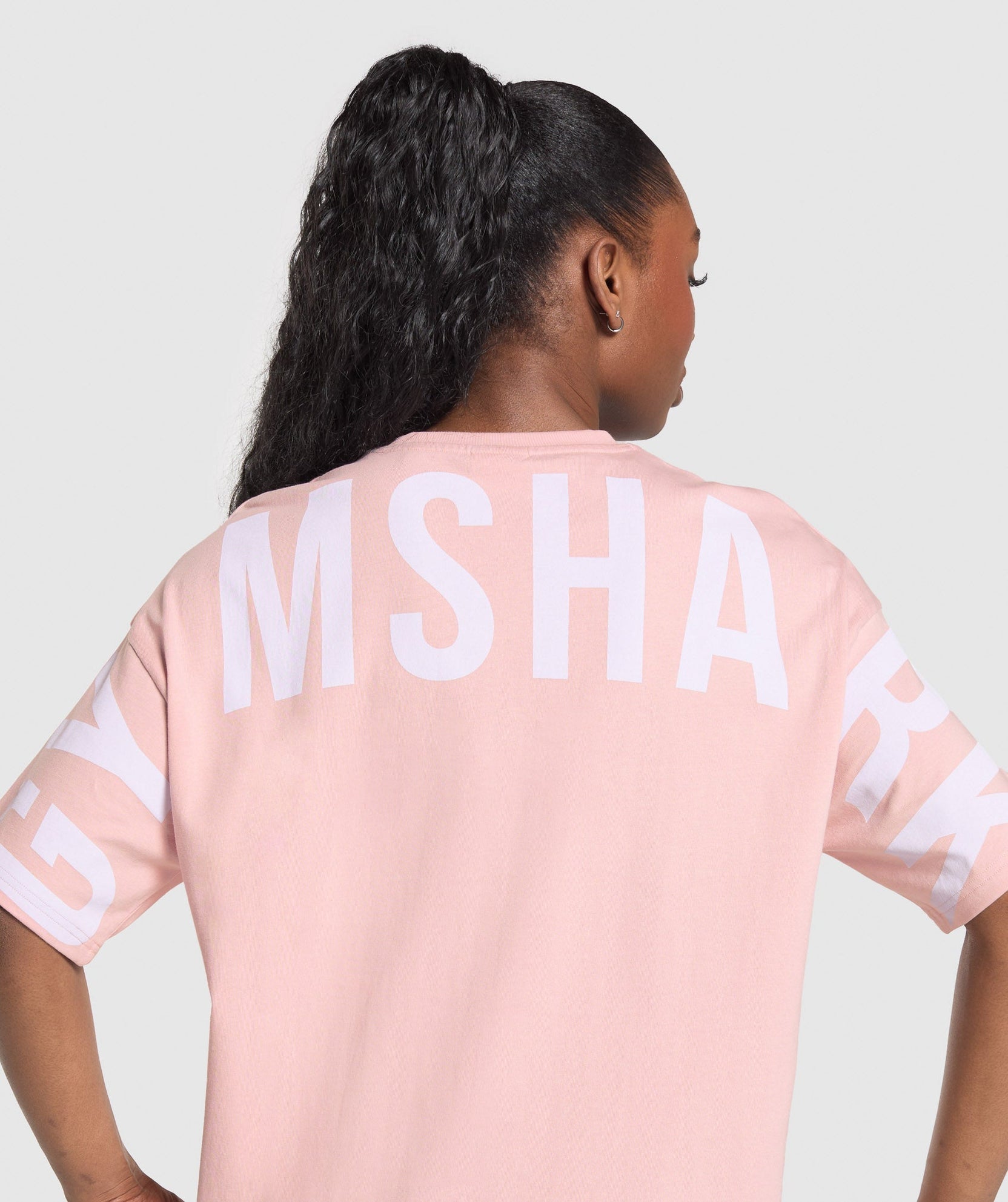 Camiseta gráfica con marca denominativa