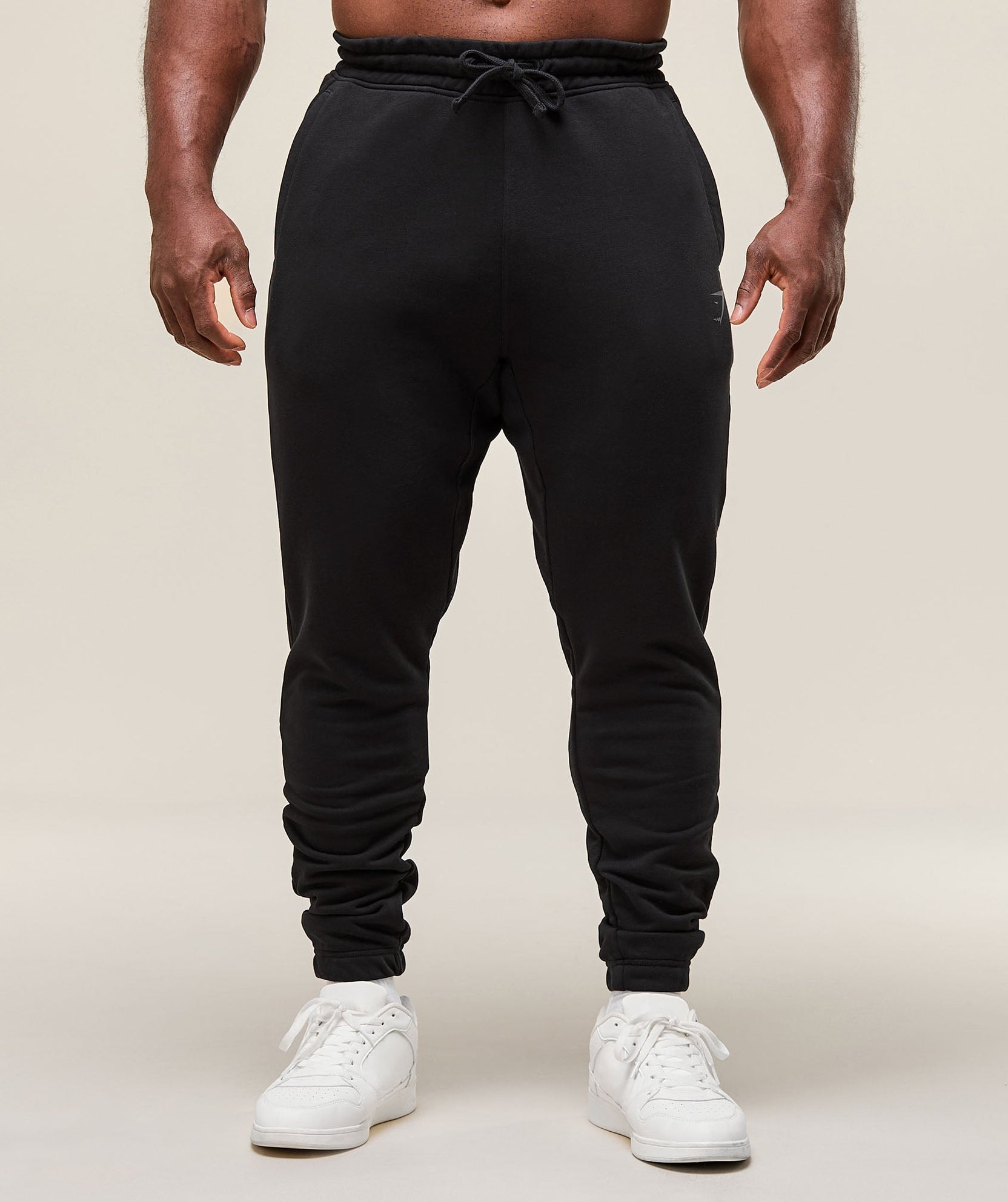 Pantalones deportivos con la marca Power