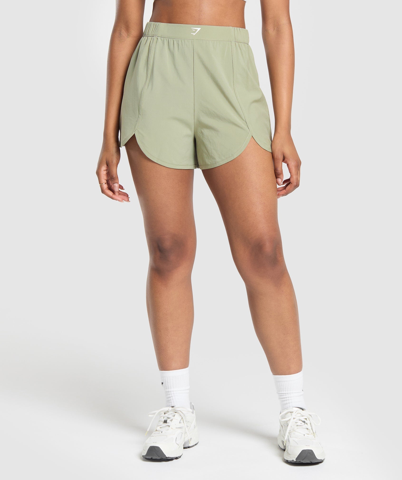 Pantalones cortos con dobladillo festoneado