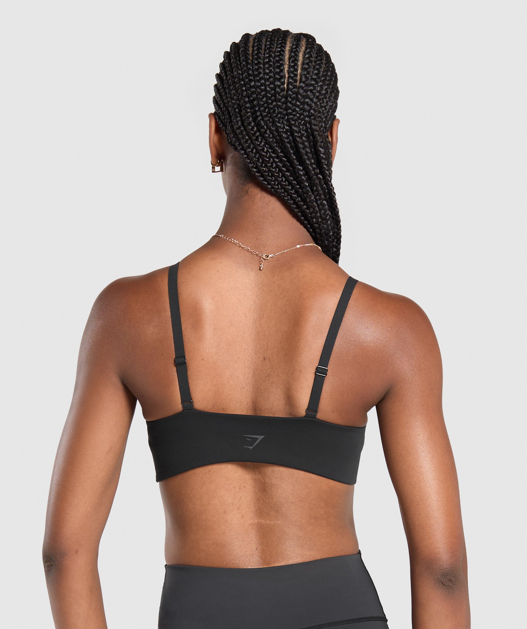 Bralette con parte delantera torcida