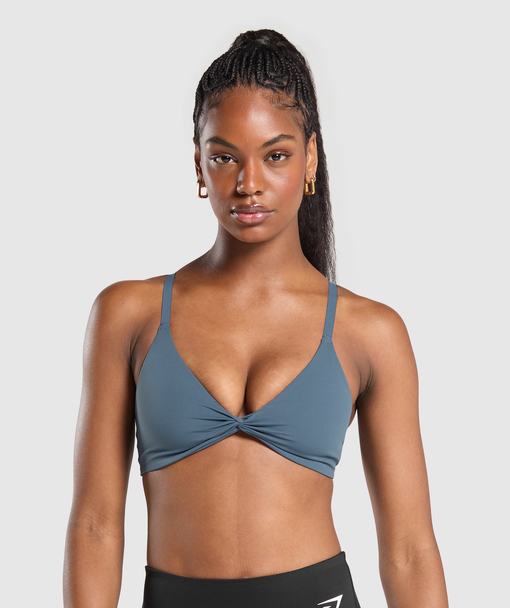 Bralette con parte delantera torcida