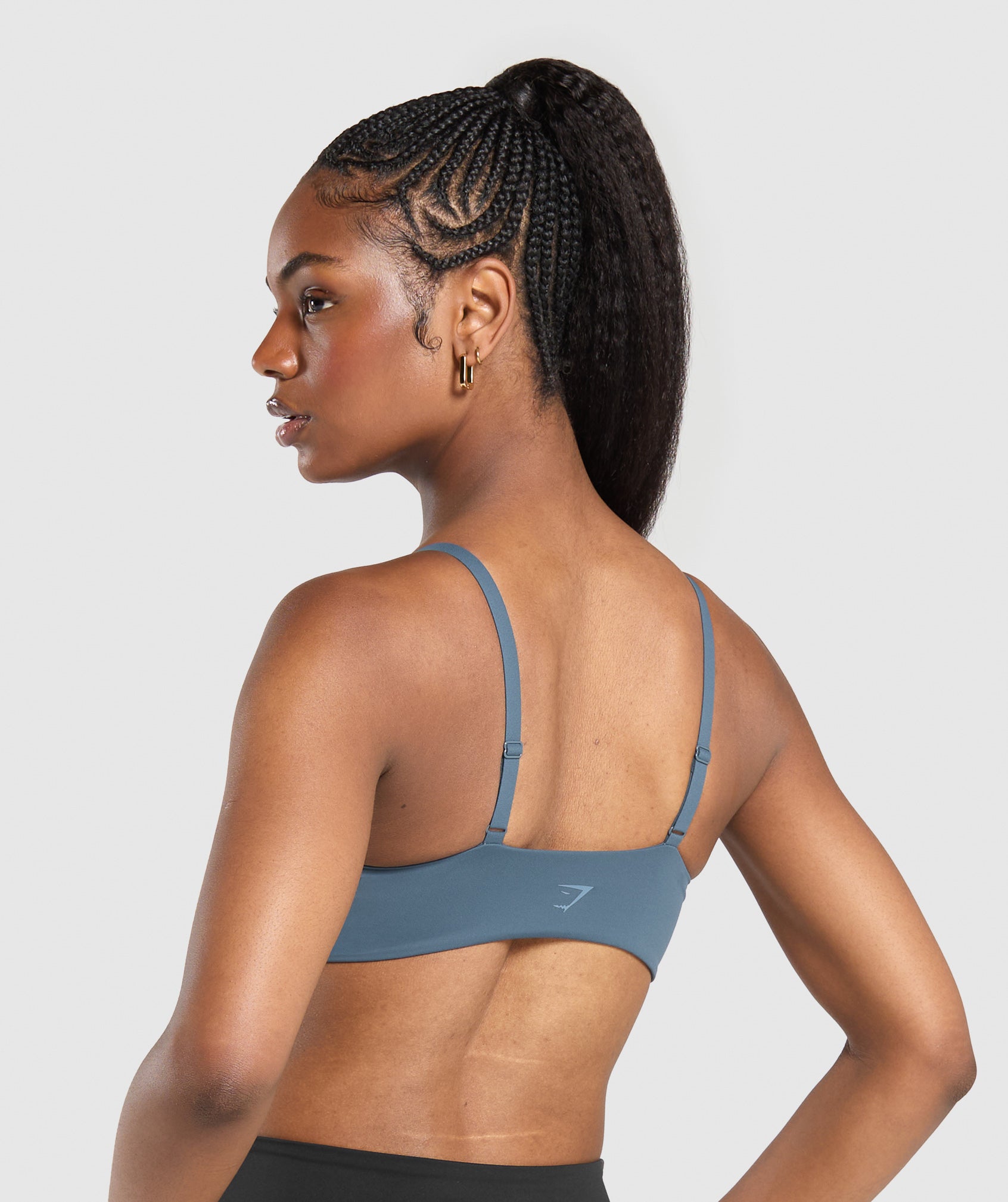 Bralette con parte delantera torcida