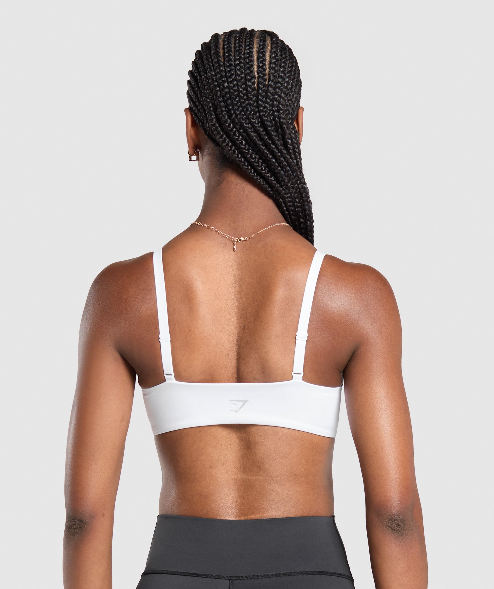 Bralette con parte delantera torcida